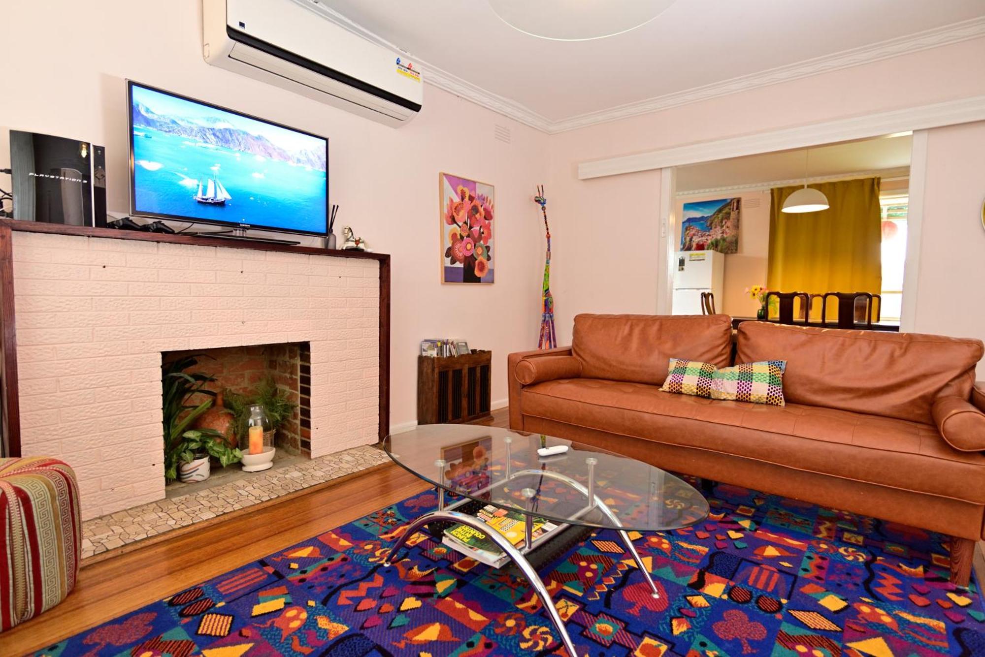 Two Pines, Whole Home In Tullamarine Near Airport! - Melbourne — Photos 1